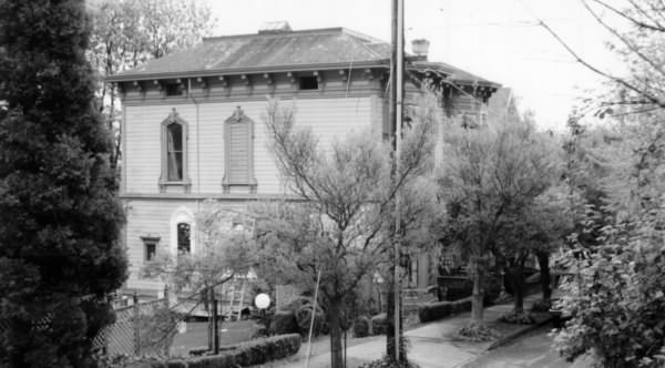 1501 SW Harrison St in Portland, OR - Building Photo - Building Photo