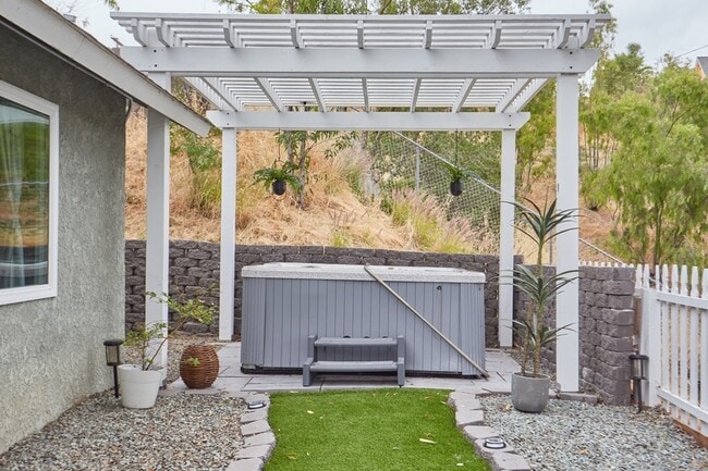 290 Elvado Way in San Diego, CA - Building Photo - Building Photo