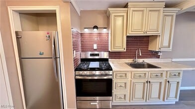 6000 Nob Hill Dr in Chagrin Falls, OH - Building Photo - Building Photo