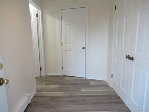 26 Wing Ave, Unit D in Dover Plains, NY - Building Photo - Building Photo