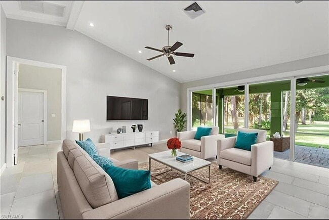 271 12th Ave NE in Naples, FL - Foto de edificio - Building Photo