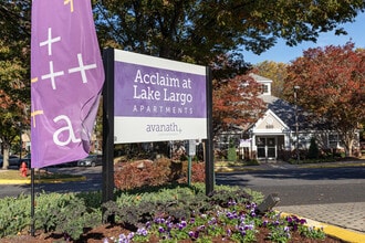 Acclaim at Lake Largo in Largo, MD - Foto de edificio - Building Photo