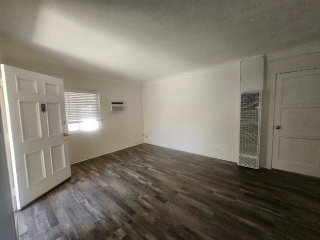1250 Yosemite Dr
