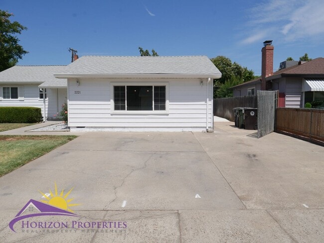 2221 Rhoda Way in Rancho Cordova, CA - Building Photo - Building Photo