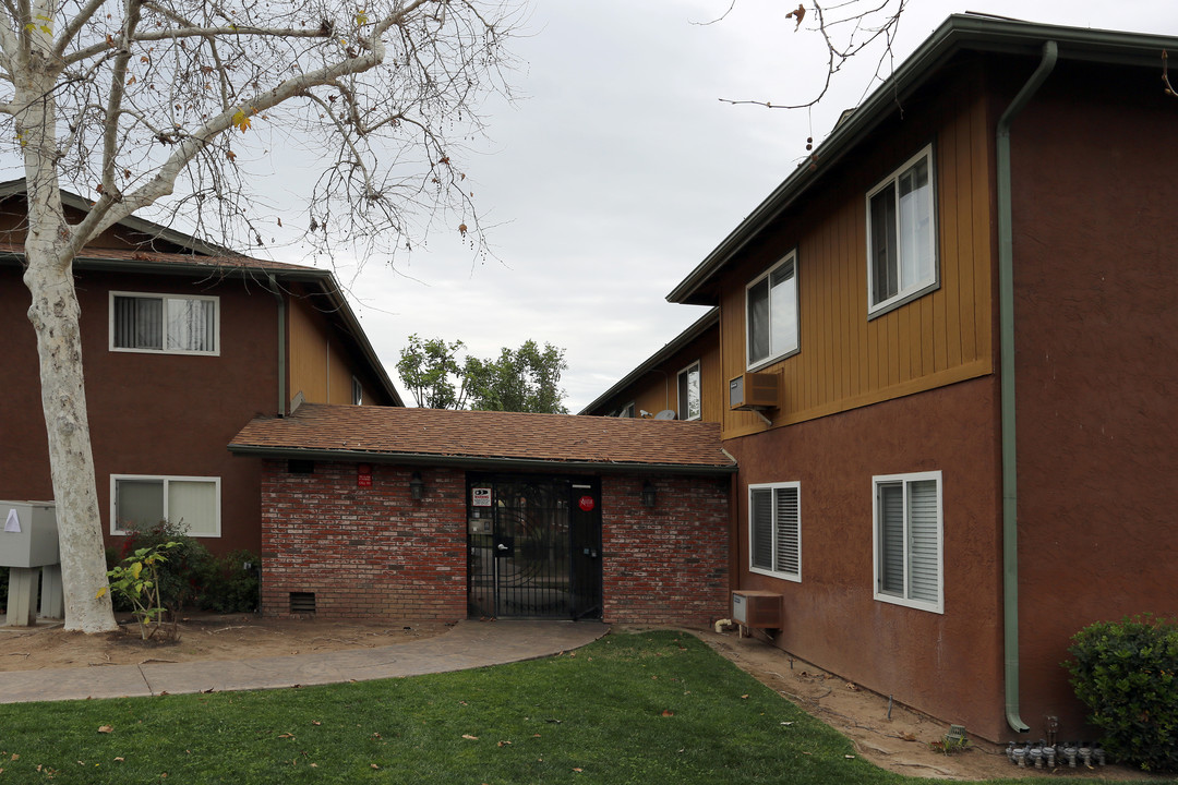 Maple Park Villas in El Cajon, CA - Building Photo