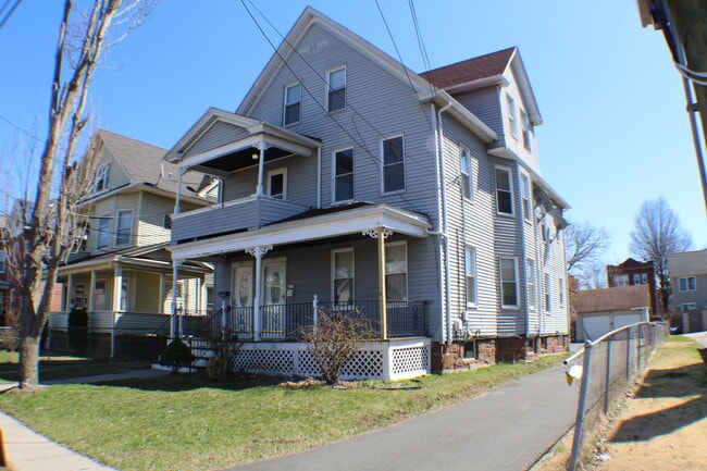 49 Brownell Ave, Unit 3