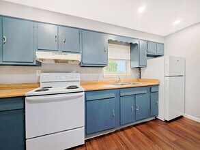 1711 Valley Forge Way in Louisville, KY - Building Photo - Building Photo