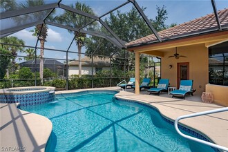 8754 Hideaway Harbor Ct in Naples, FL - Building Photo - Building Photo