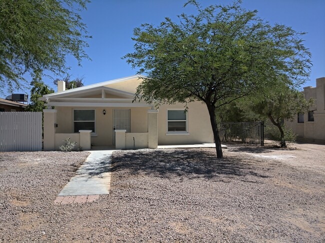 property at 1536 E 8th St