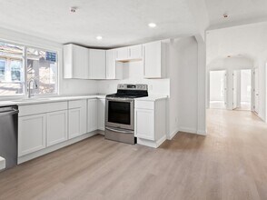 42 William St in Worcester, MA - Building Photo - Building Photo