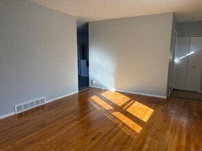 3300 Fernwood Ave in Ann Arbor, MI - Building Photo - Building Photo