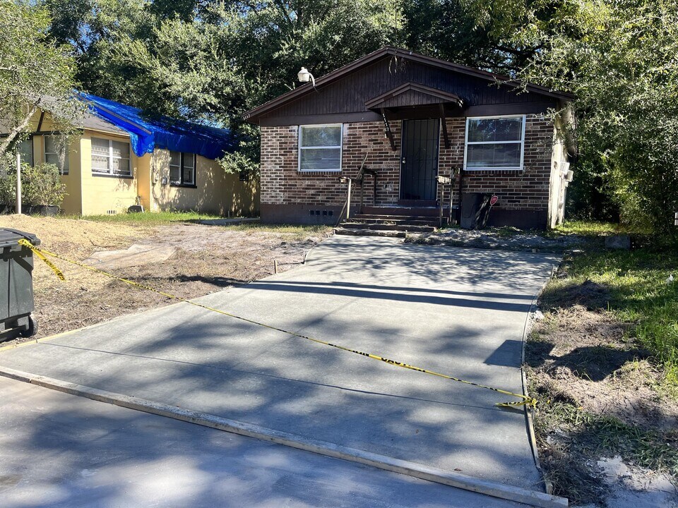 1117 Rushing St in Jacksonville, FL - Building Photo