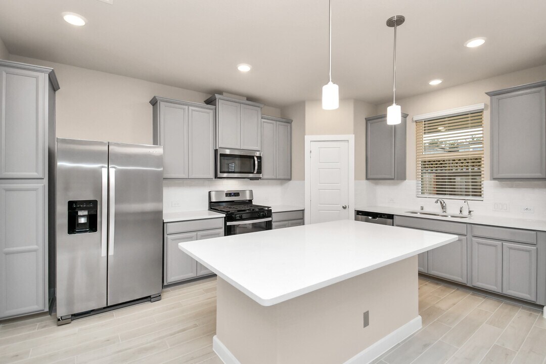 8515 Rising Stream Dr in Houston, TX - Building Photo