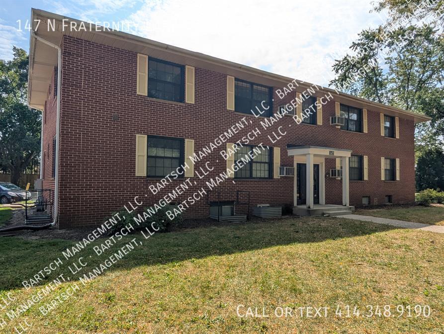 147 N Fraternity Ln in Whitewater, WI - Building Photo