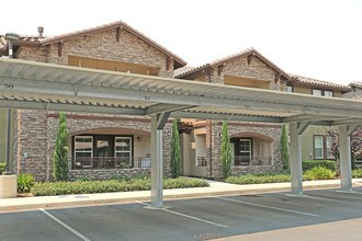 Luxe Ripon Apartments in Ripon, CA - Foto de edificio - Building Photo