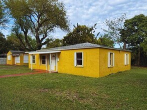 14215 NE 9th Ave in North Miami, FL - Building Photo - Building Photo