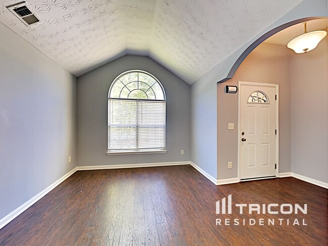 660 Escalade Dr in College Park, GA - Building Photo - Building Photo
