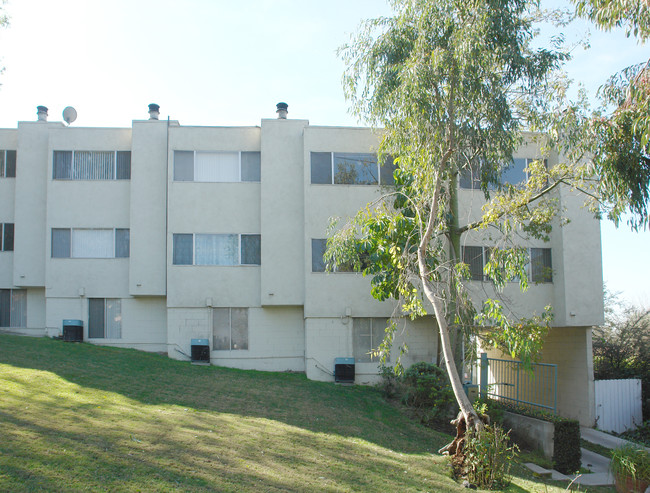 3030 Waverly Dr in Los Angeles, CA - Foto de edificio - Building Photo