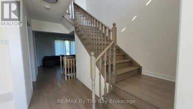 172 Rosanne Cir in Wasaga Beach, ON - Building Photo - Building Photo