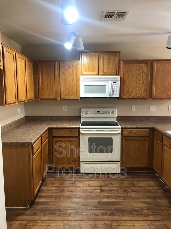10153 N 115th Dr in Youngtown, AZ - Building Photo - Building Photo