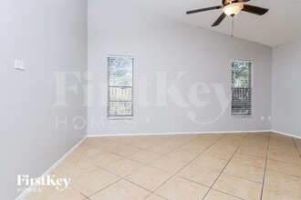 1623 Dogwood Ln in Brandon, FL - Foto de edificio - Building Photo