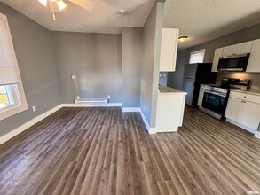 627 N Division St in Davenport, IA - Building Photo - Building Photo