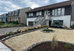 103 Chicago Ave in Point Pleasant Beach, NJ - Building Photo