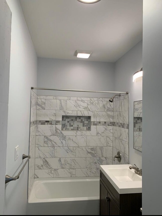 201 Avery Ave, Unit 2