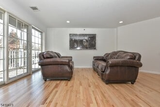 203 Central Pk Pl in Ramsey, NJ - Building Photo - Building Photo