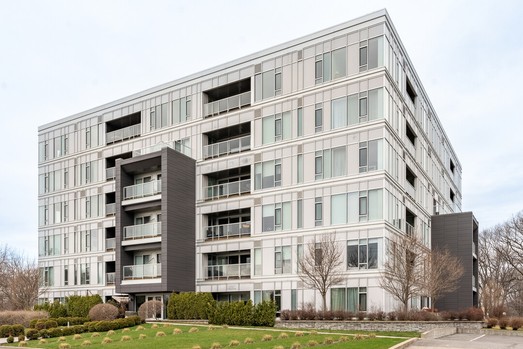 2050 René-Lévesque Boul O in Québec, QC - Building Photo