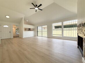 6347 Marinwood Dr in Houston, TX - Building Photo - Building Photo