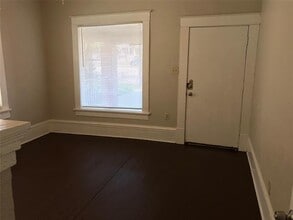 1118 N Zang Blvd in Dallas, TX - Building Photo - Building Photo