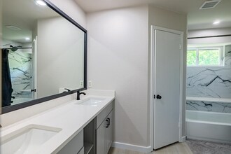 12315 Thompkins Dr in Austin, TX - Building Photo - Building Photo