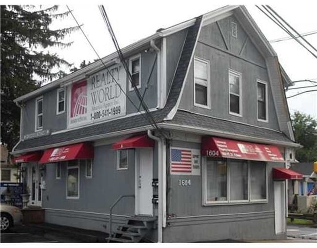property at 1604 Lincoln Hwy