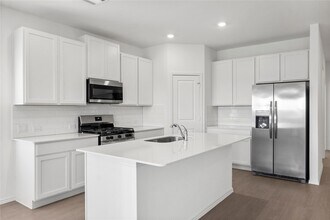 114 Miglia St in Hutto, TX - Building Photo - Building Photo