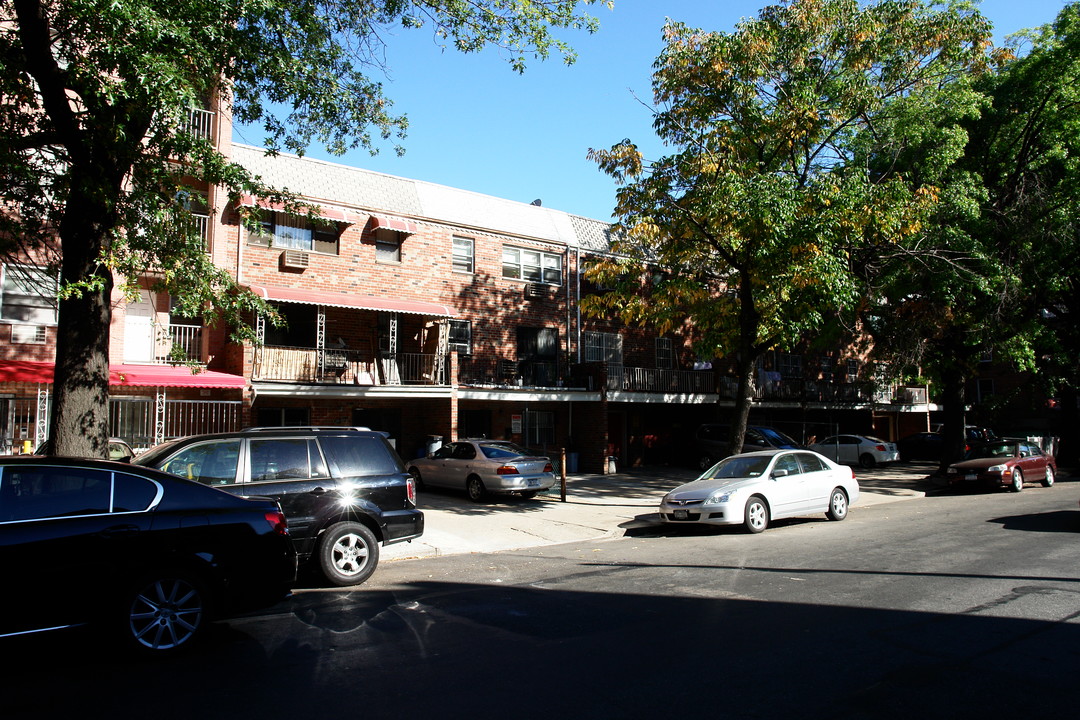 13217-13229 Sanford Ave in Flushing, NY - Building Photo