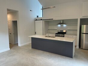 208 Watts St, Unit 208 C Watts St in Durham, NC - Building Photo - Building Photo
