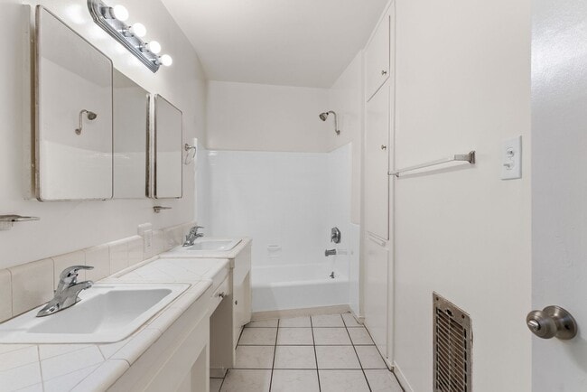 3888 Potomac Ave, Unit Unit# 4 in Los Angeles, CA - Building Photo - Building Photo