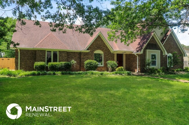 3559 Wincross Dr in Memphis, TN - Building Photo - Building Photo