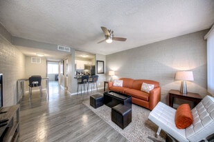 Spring Leaf Apartments in Tempe, AZ - Building Photo