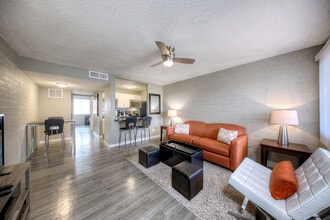 Spring Leaf Apartments in Tempe, AZ - Building Photo - Building Photo