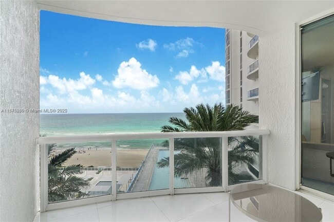 15811 Collins Ave in Sunny Isles Beach, FL - Building Photo - Building Photo