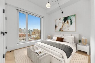 313 E 17th St, Unit 8D in New York, NY - Building Photo - Building Photo