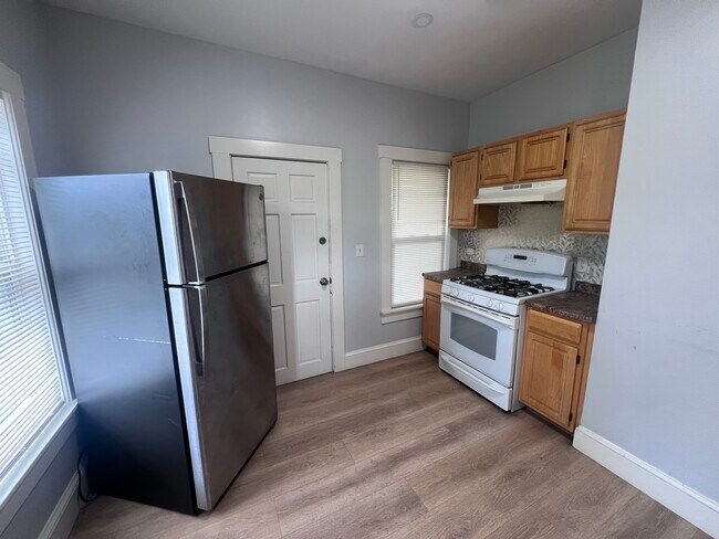 24 Dickens St, Unit 3