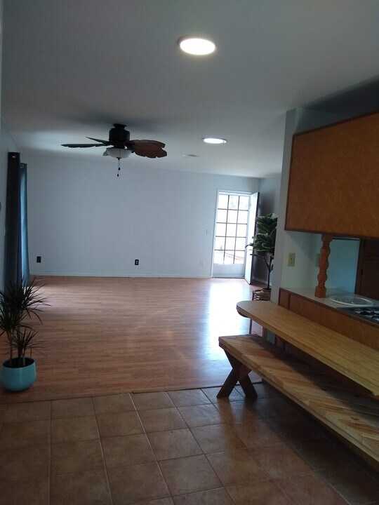 3355 Valley St in Carlsbad, CA - Foto de edificio