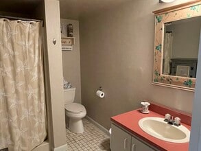 215 E Grand Ave, Unit Diplomat unit 607 in Old Orchard Beach, ME - Foto de edificio - Building Photo