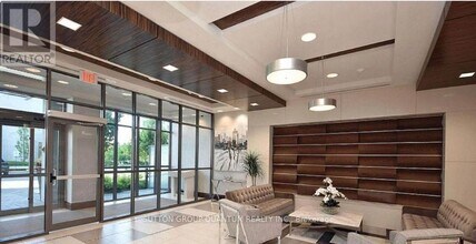 339 Rathburn Rd W in Mississauga, ON - Building Photo - Building Photo