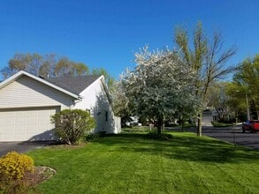3101 Dorchester Way in Madison, WI - Foto de edificio - Building Photo