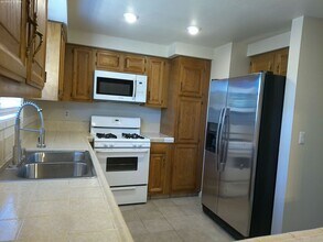 3905 Landsdown Pl in Las Vegas, NV - Building Photo - Building Photo