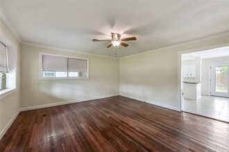 708 E Republic Ave in Baytown, TX - Building Photo - Building Photo